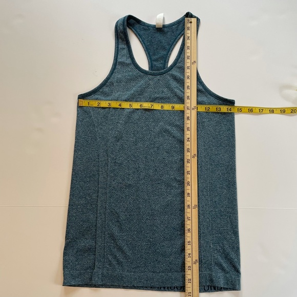 Under Armour Heat Gear Women's Tank Top Size XS - Picture 4 of 6
